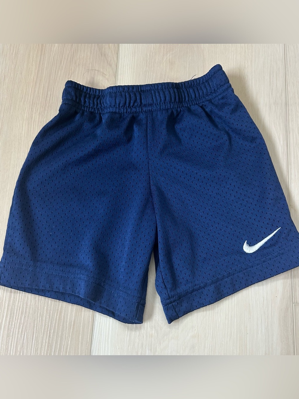 Boys Nike shorts - size 3-4